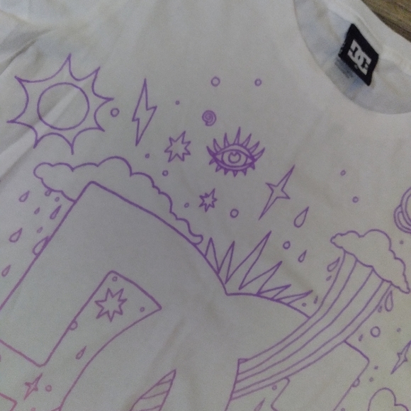 NWOT DC fitted graphic tee - Picture 2 of 6